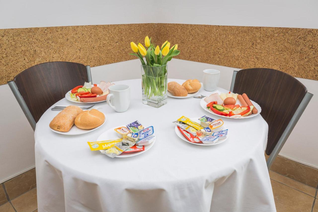 Endhotel Bielany Wrocławskie Esterno foto