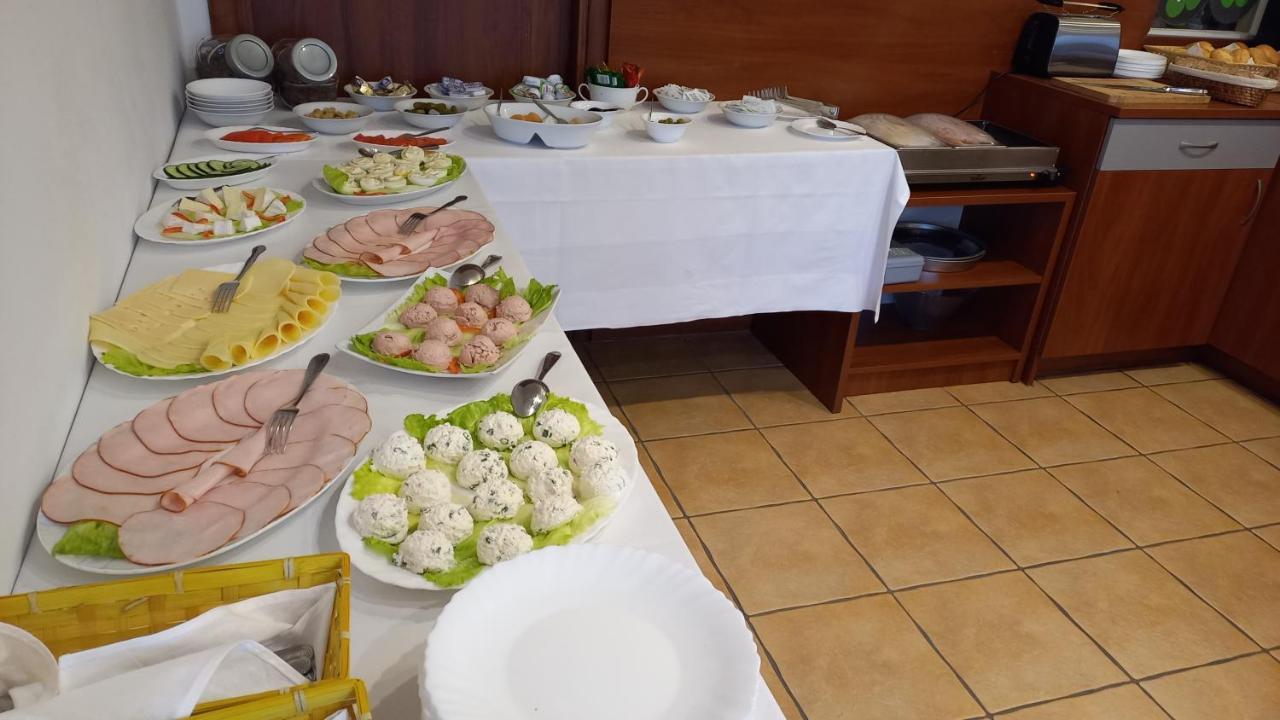 Endhotel Bielany Wrocławskie Esterno foto